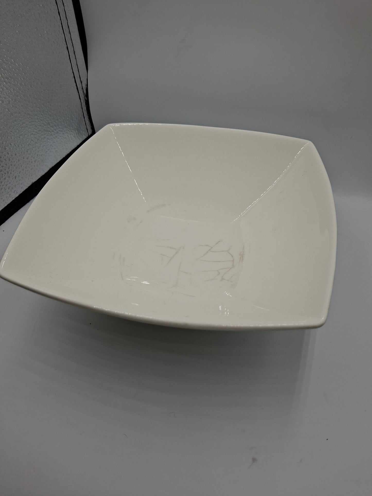 WHITE BOWL