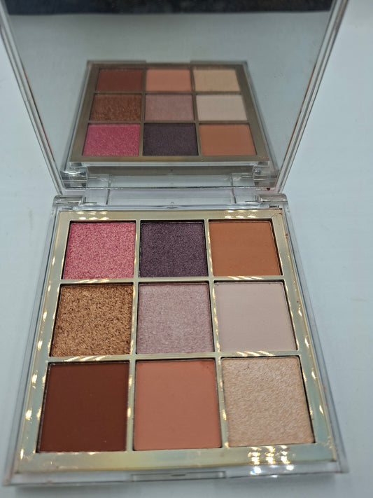 MAKEUP REVOLUTION PALLATE
