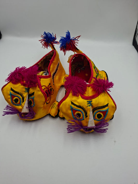 SHOWPIECE SHOE