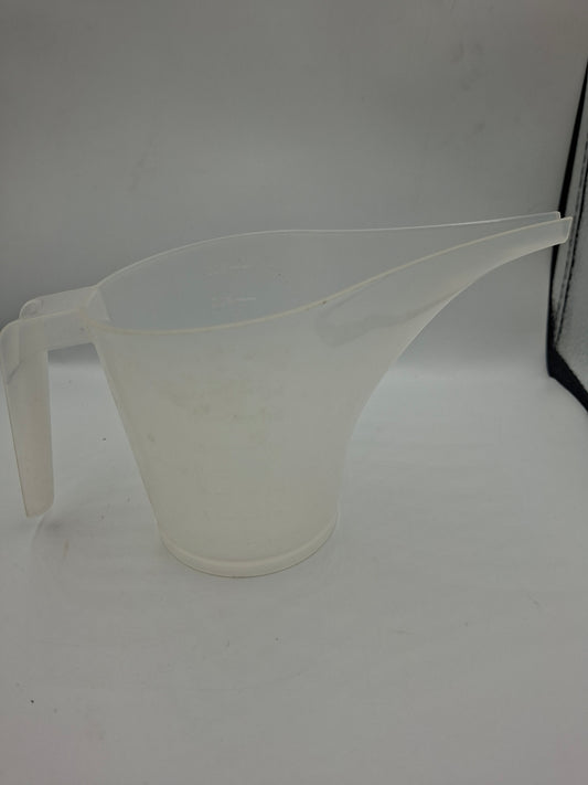 MEASURING CUP