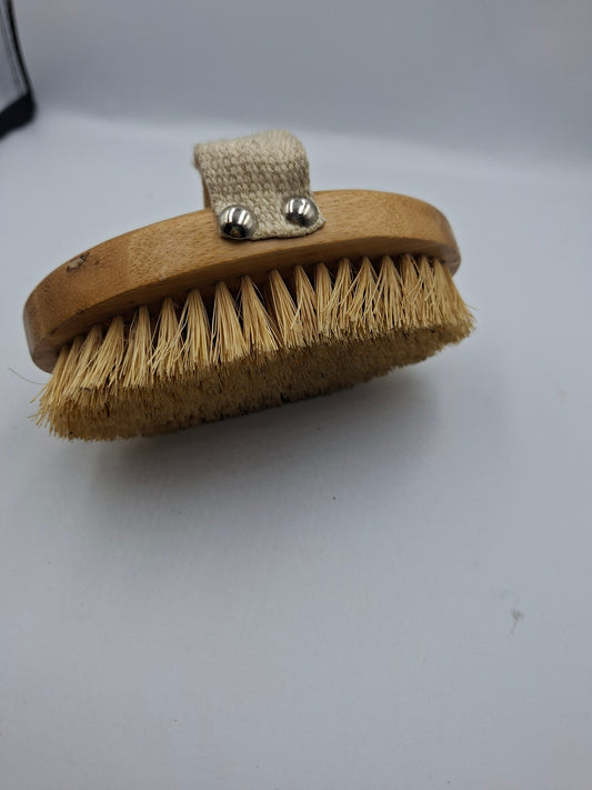 HARD BRISTLES BRUSH