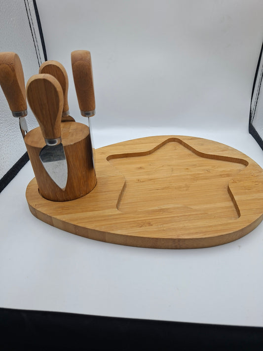 CHEESE CUTTING BOARD