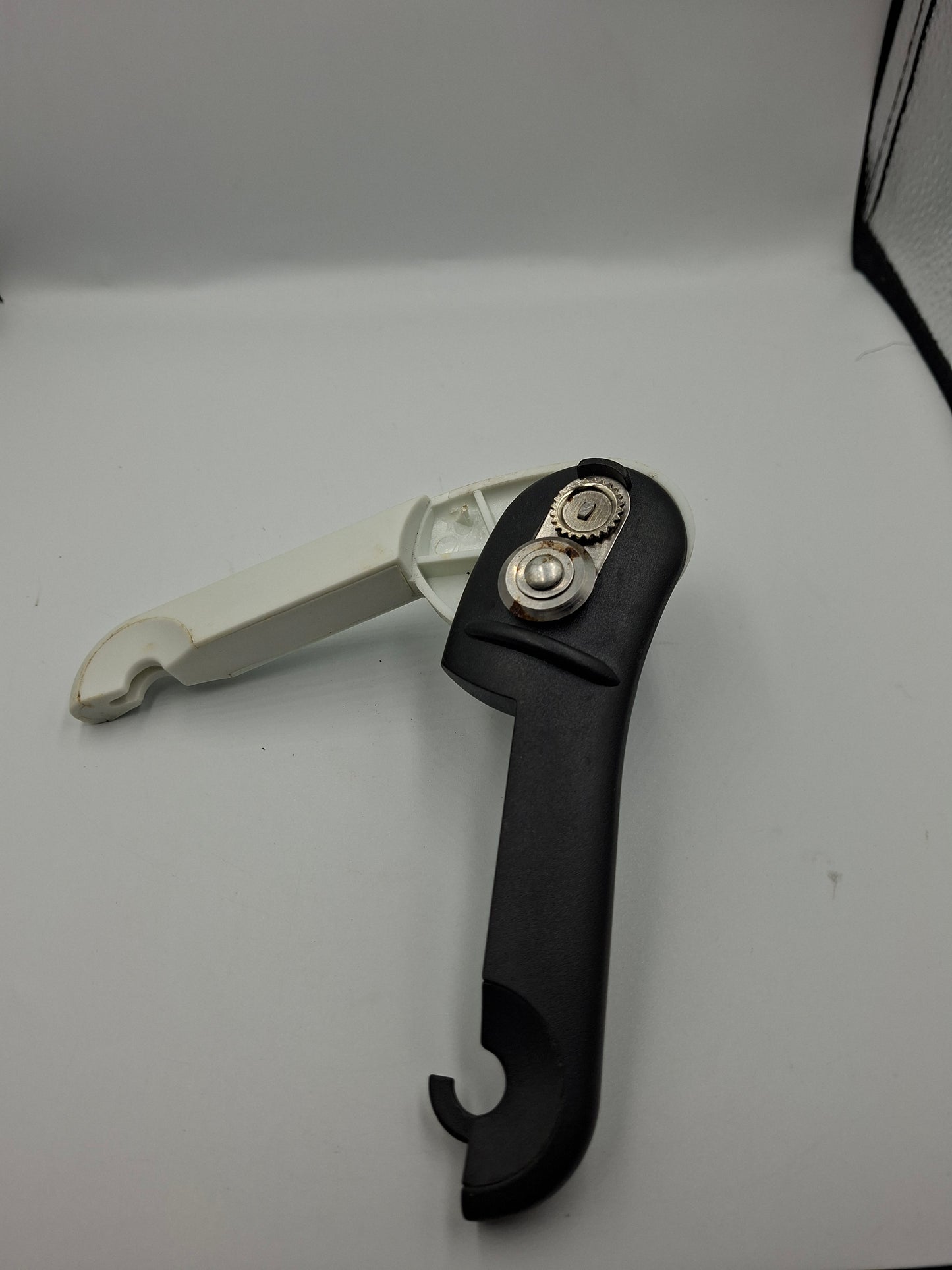 CAN OPENER