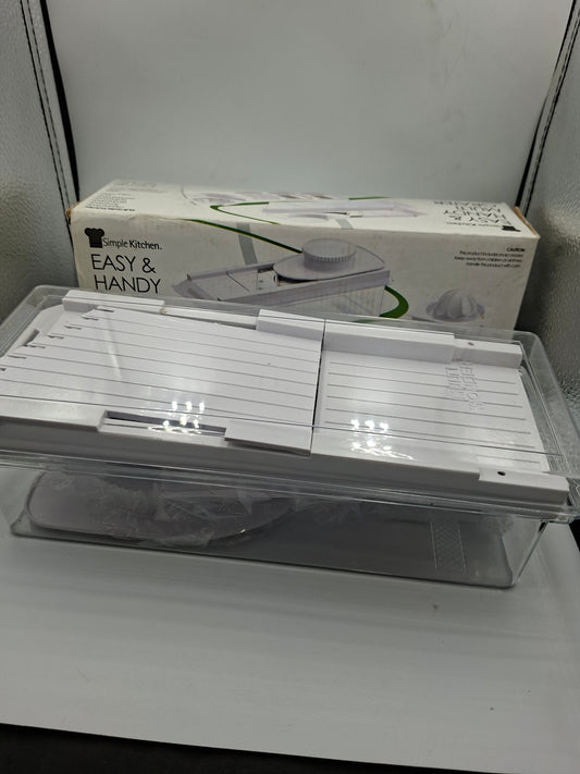 SIMPLE KITCHEN SLICING AND CHOPPING SET