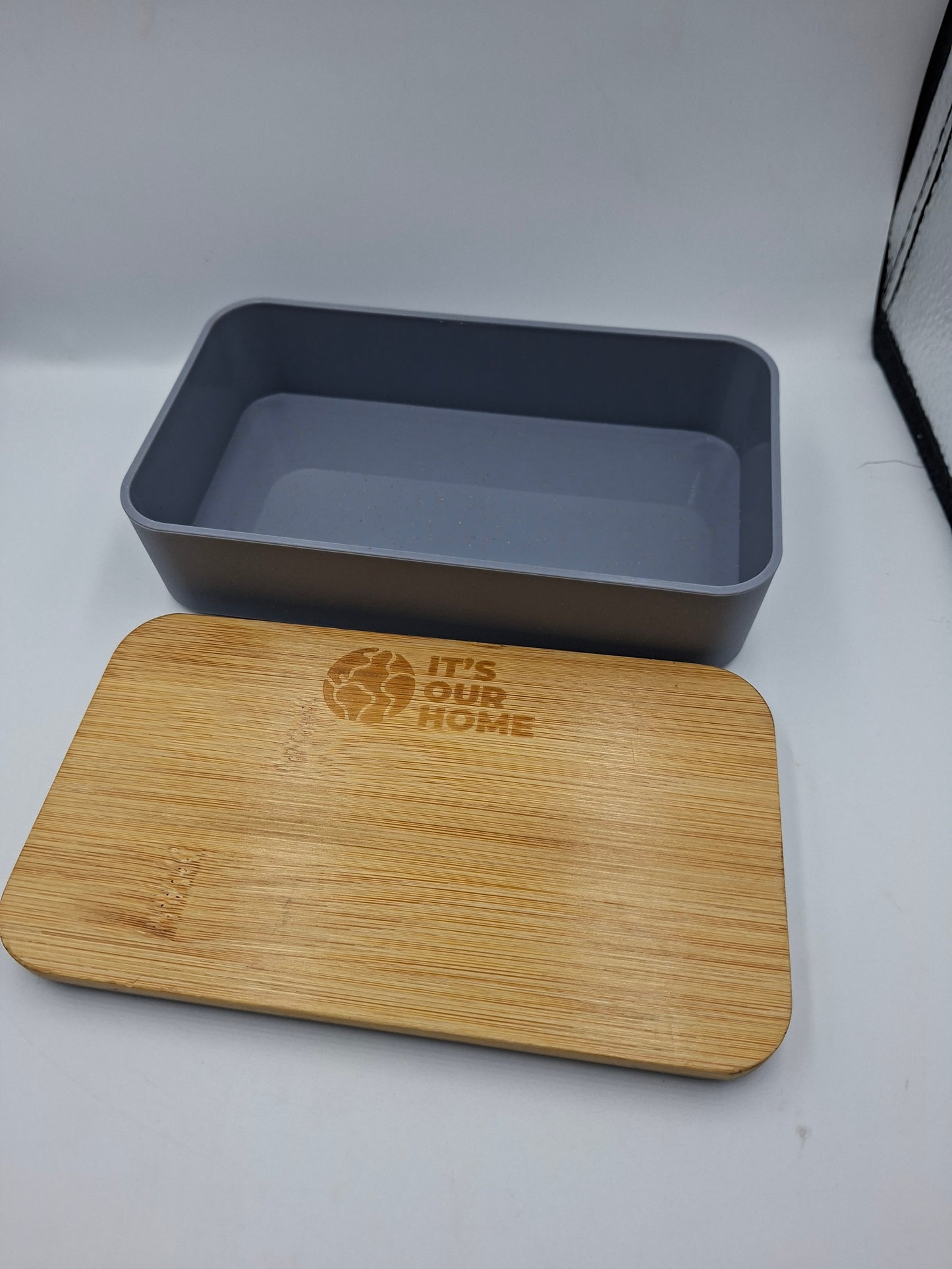 LUNCH BOX