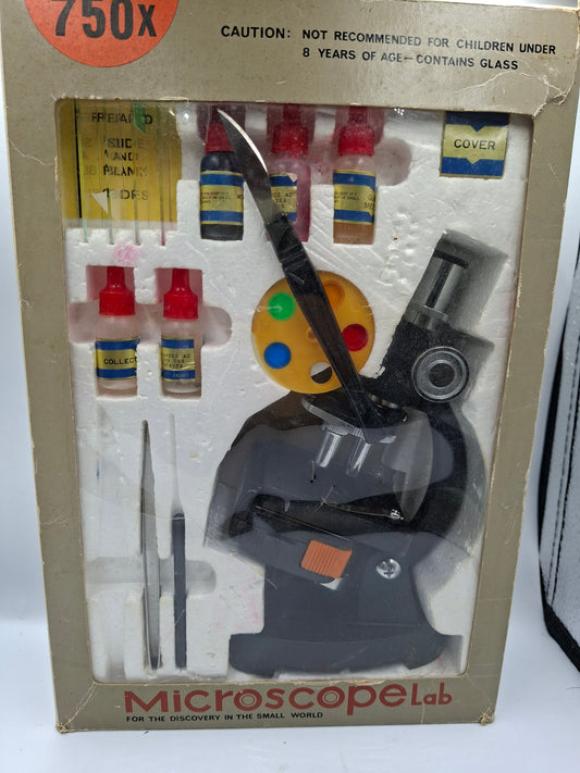 SCIENCE KIT