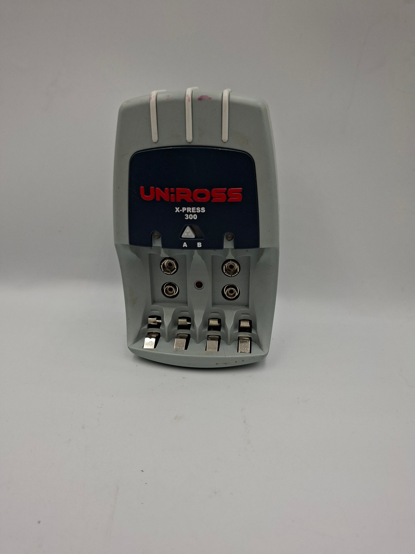 BATTERY CHARGER