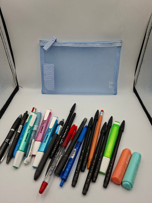 POUCH WITH STATIONARY