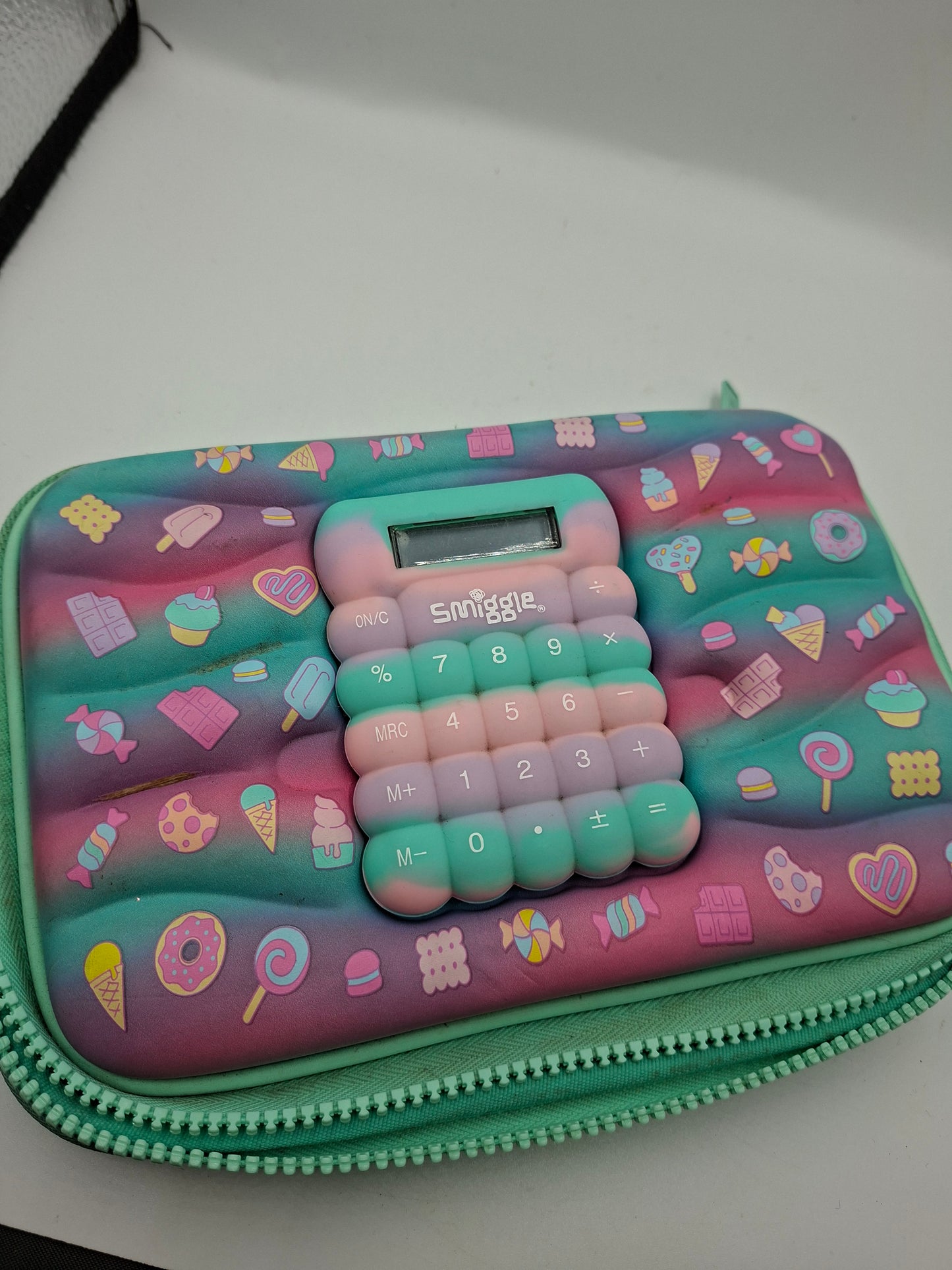 SMIGGLE POUCH