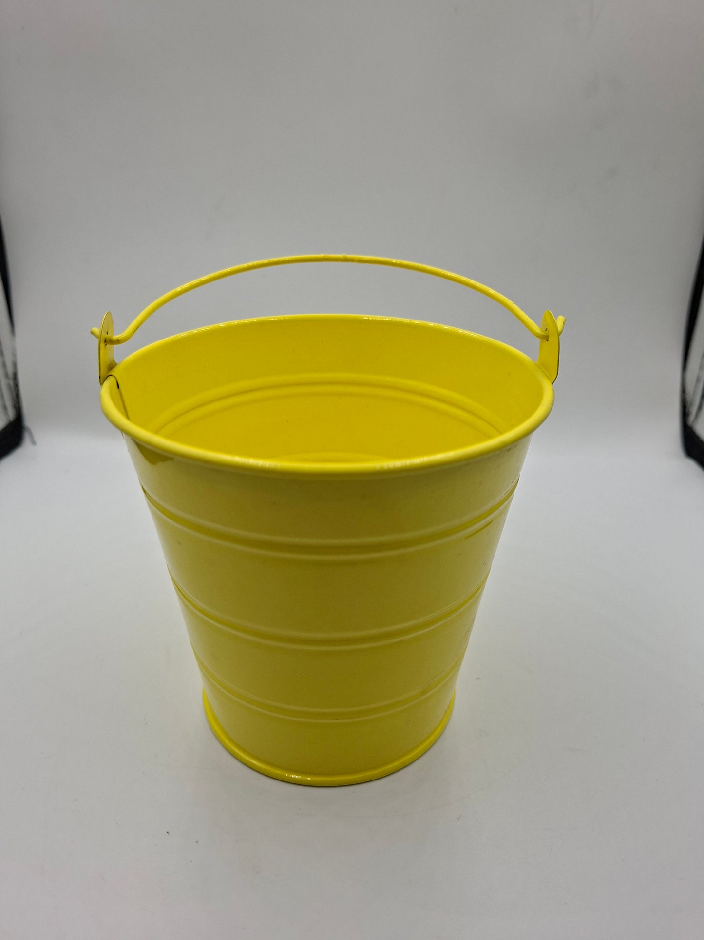 BUCKET