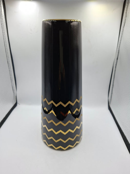 AMAZON VASE