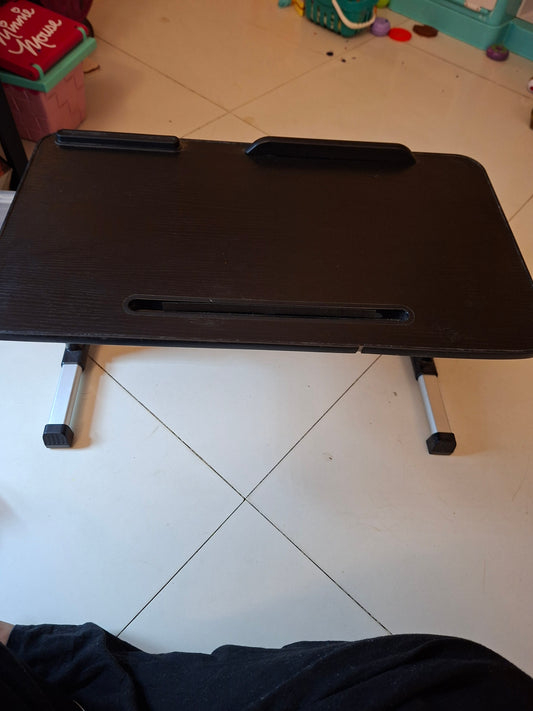 FOLDABLE LAPTOP TABLE WITH HEIGHT ADJUSTMENT