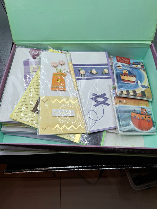 HANDMADE CARDS BOX