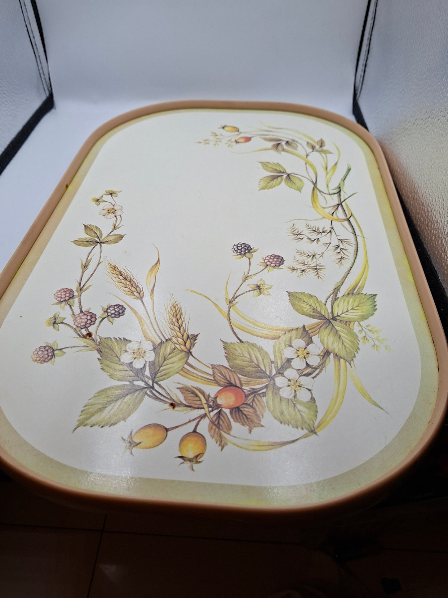 TRAY
