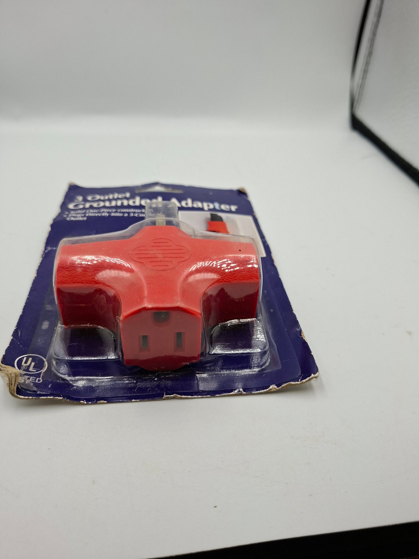 3 OUTLET GROUNDED ADAPTER
