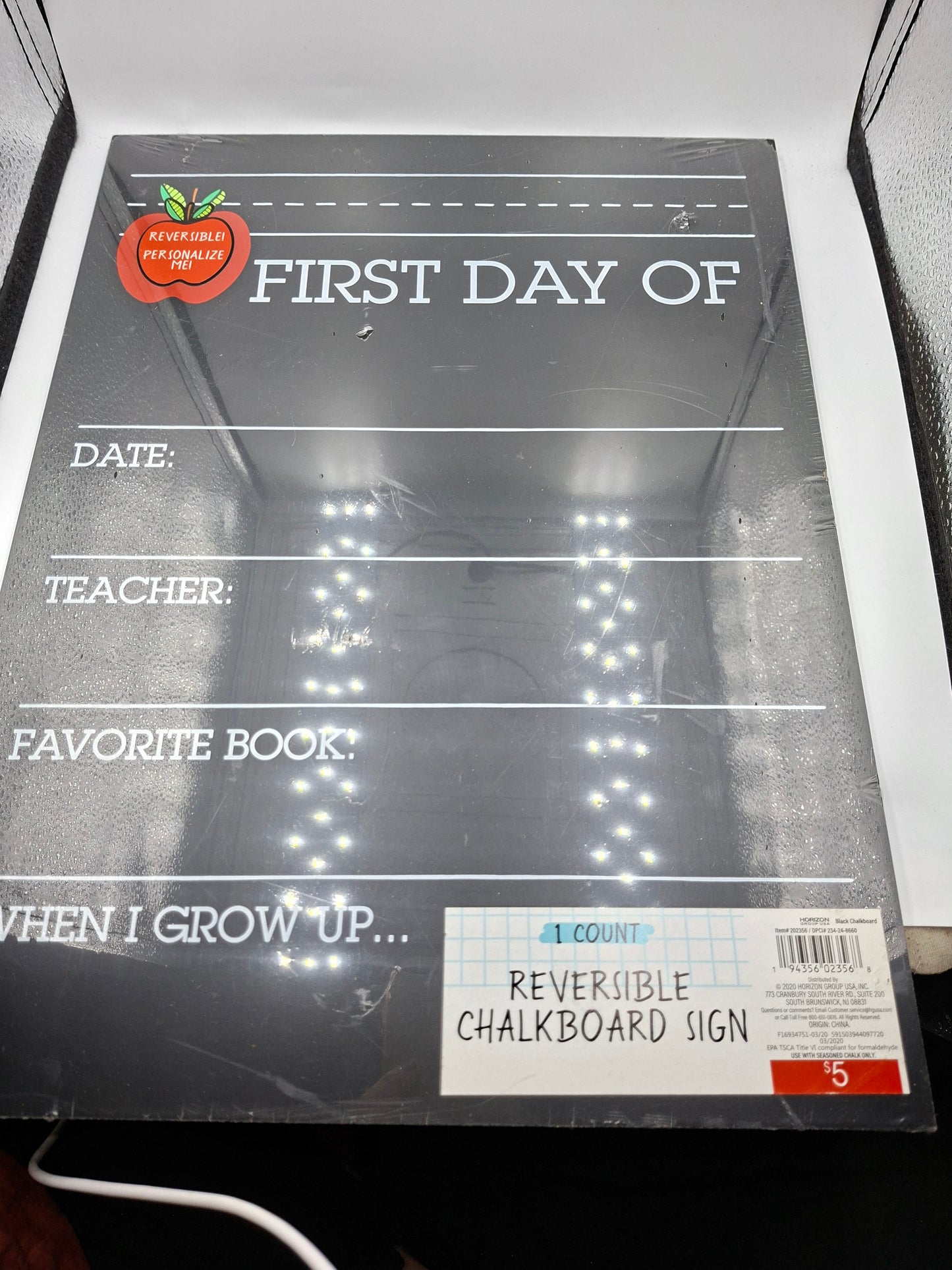 REVERSIBLE CHALKBOARD