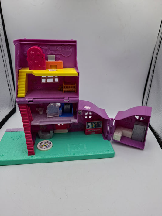 DOLL HOUSE