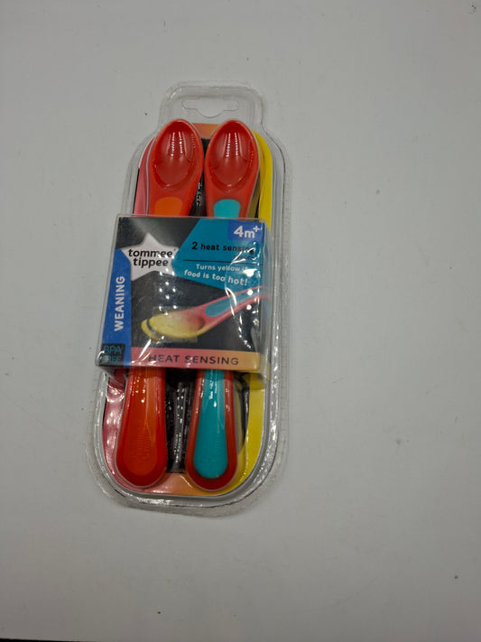 TOMMEE TIPPEE WEANING SPOONS