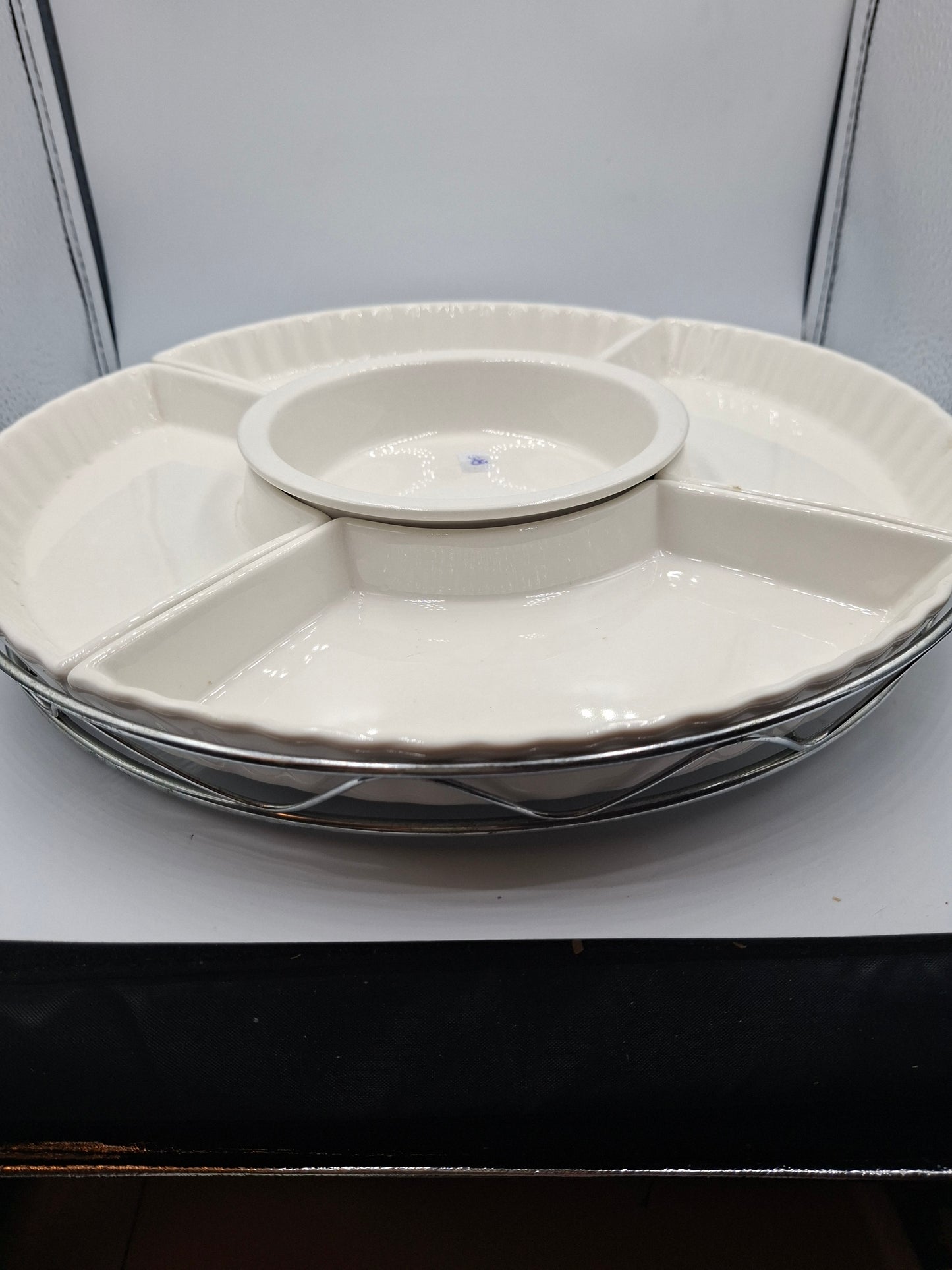 ROTATORY TRAY