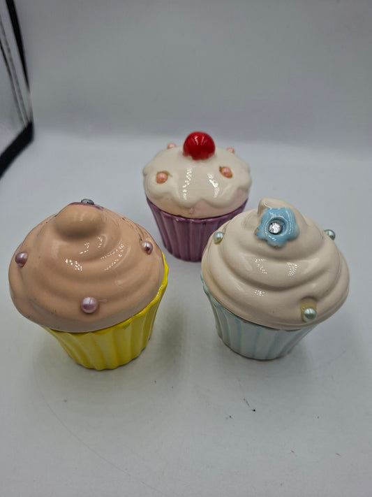 MUFFIN CUPS 3PCS