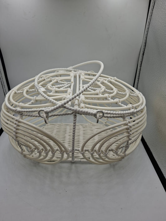 CLASSY BASKET