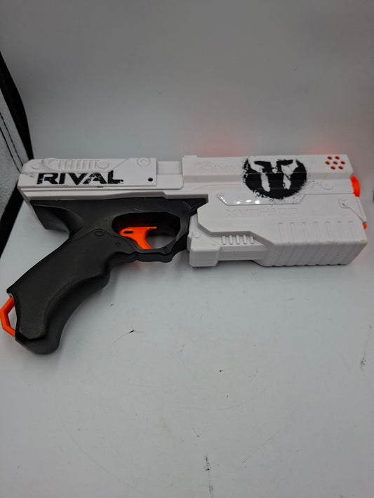 GUN