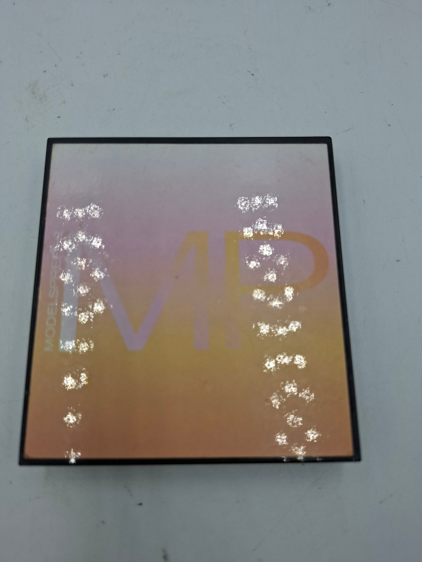 HIGHLIGHTER PALLATE SLIGHTLY USED