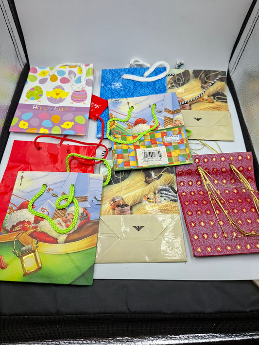 SMALL GIFT BAGS 8PCS
