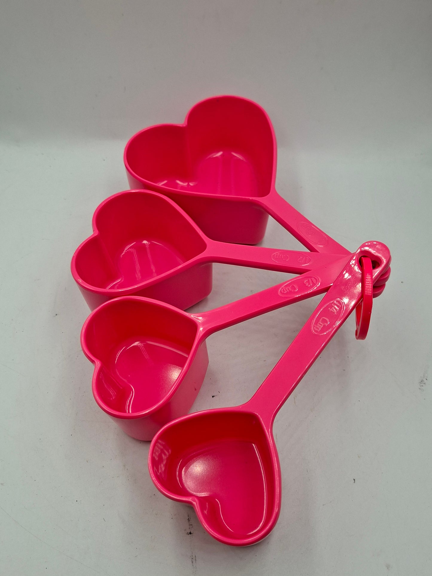 MEASURING CUPS