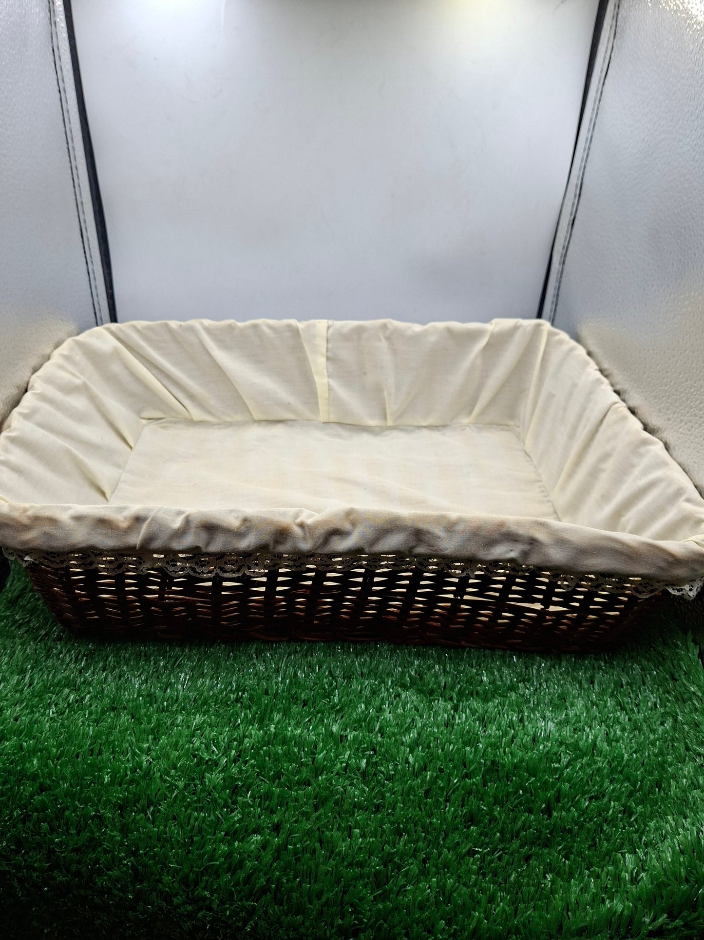 BASKET SLIGHTLY BROKEN