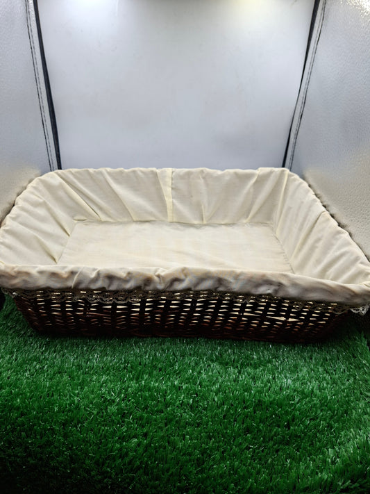 BASKET SLIGHTLY BROKEN