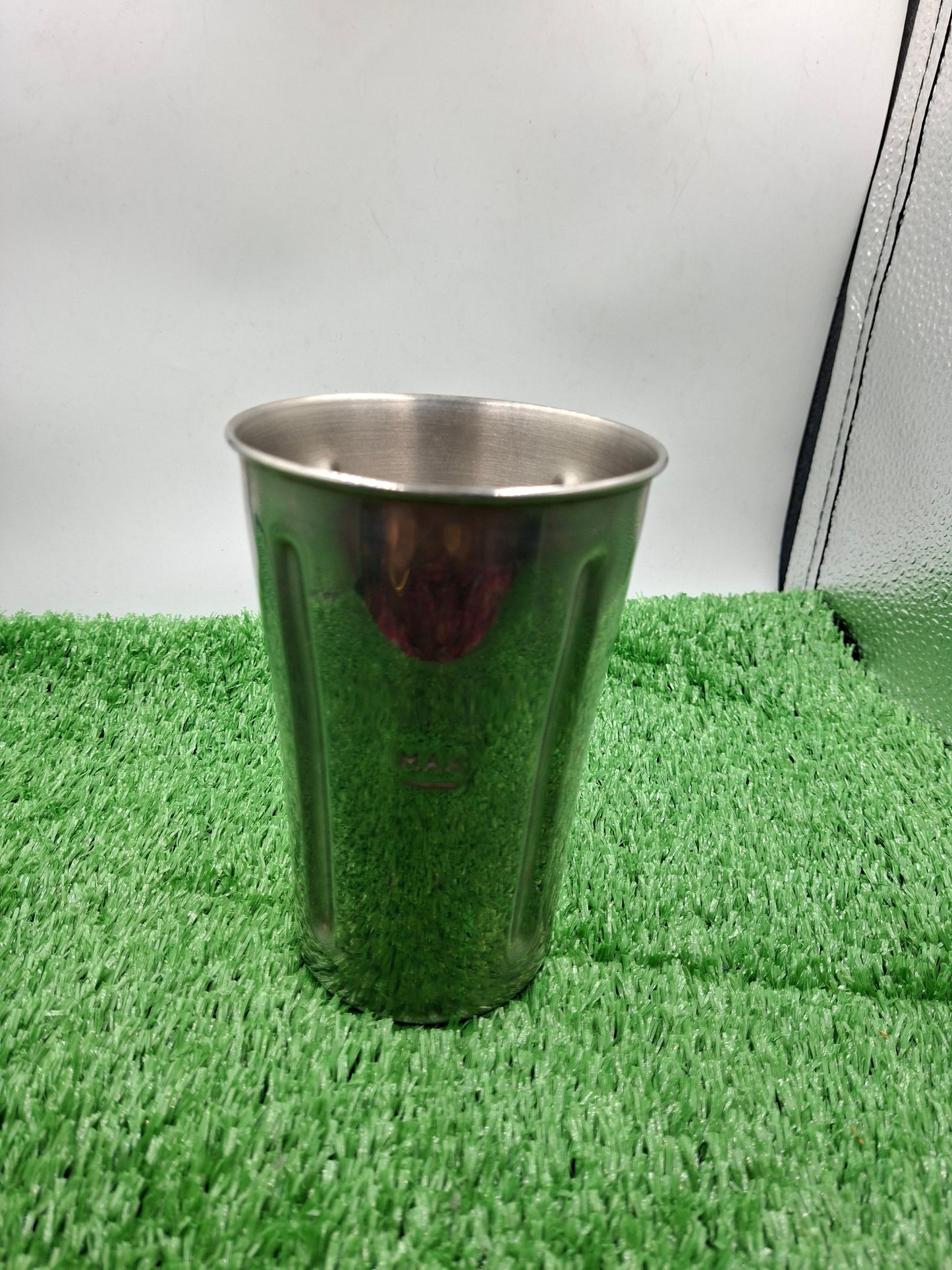 STAINLESS STEEL GLASS