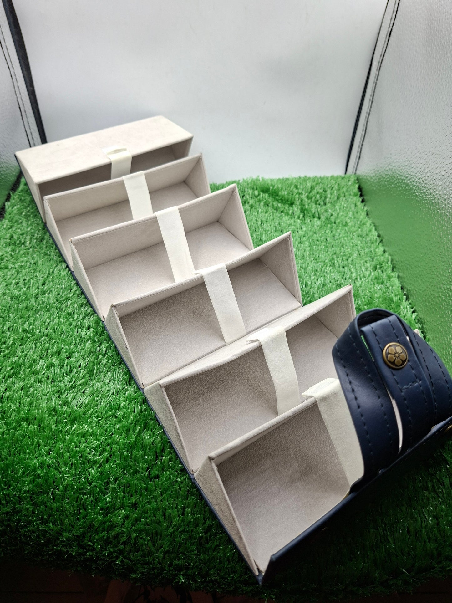 GLASSES ORGANIZER