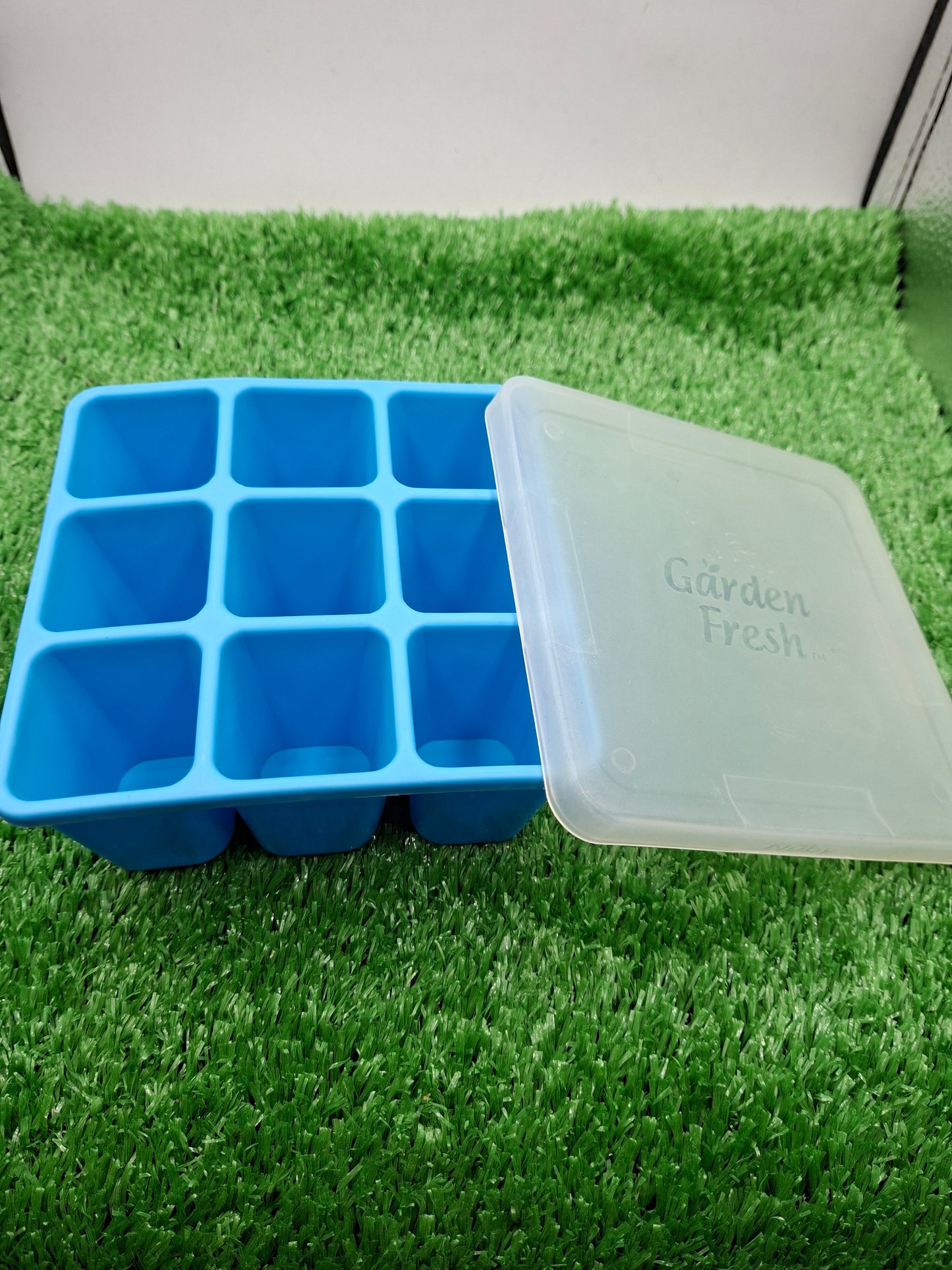 ICE CUBE TRAY