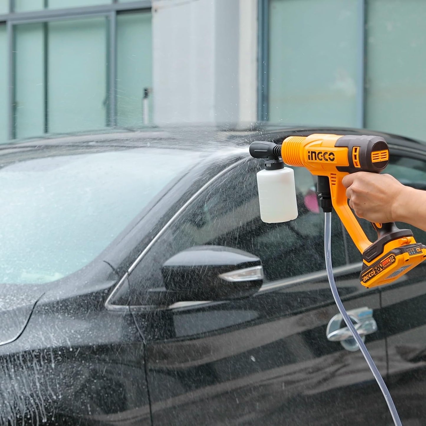 INGCO Cordless Pressure Washer