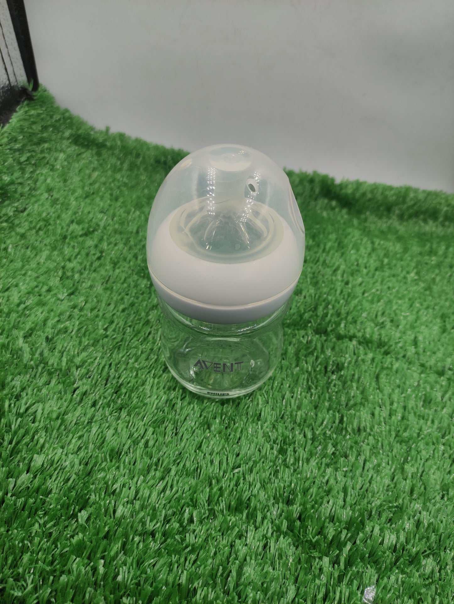 AVENT GLASS FEEDER