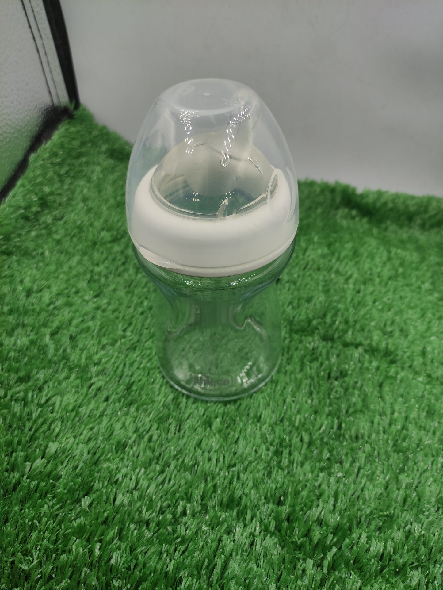 AVENT GLASS FEEDER