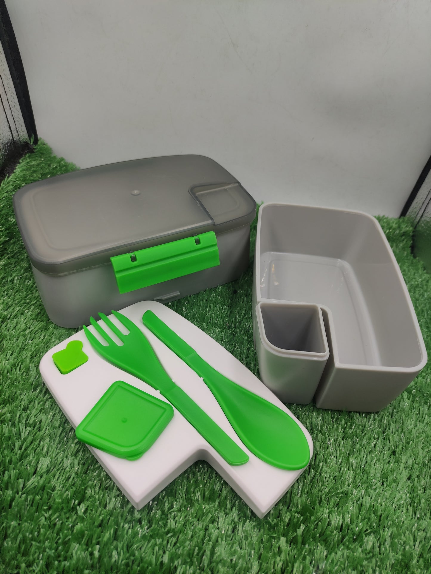LUNCH BOX
