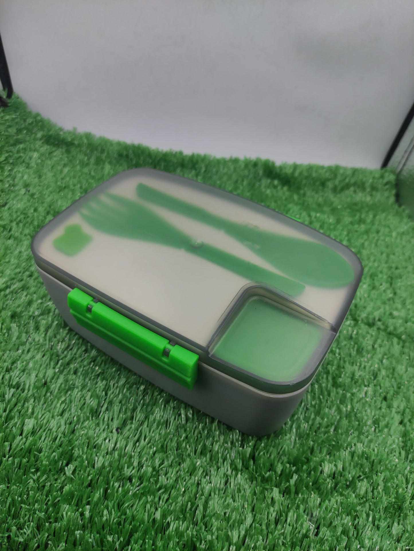 LUNCH BOX