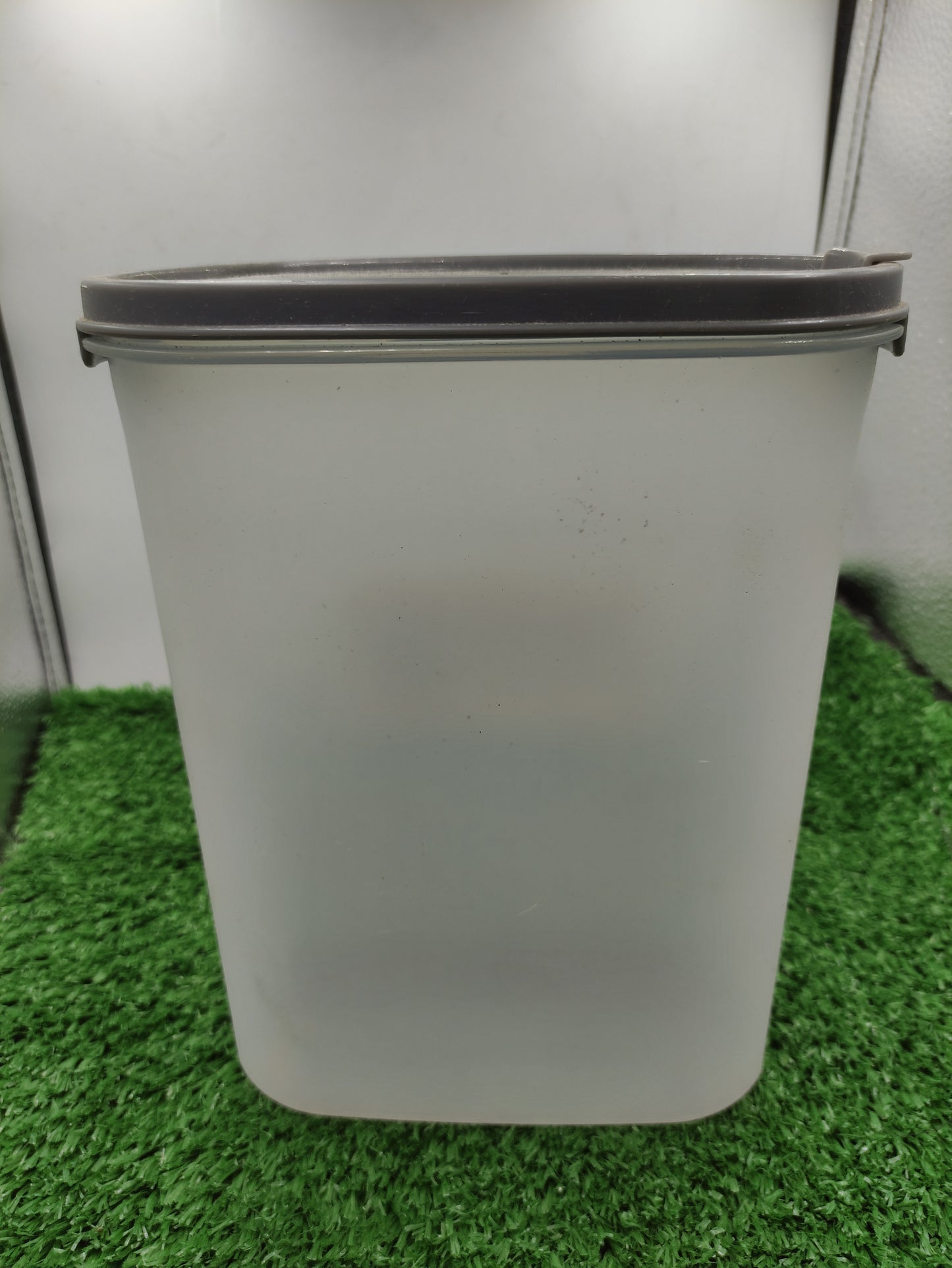 TUPPERWARE STORAGE