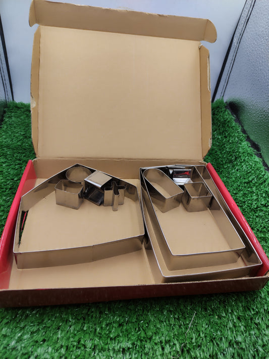 STAINLESS STEEL 3D GINGERBREAD HOUSE COOKIE CUTTERS