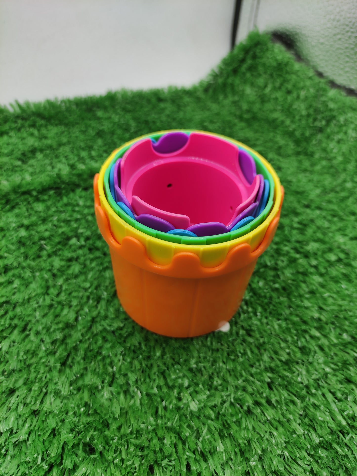 COLOURFUL STACKING CUPS