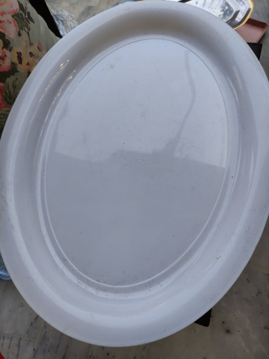 WHITE OVAL SERVING DISH