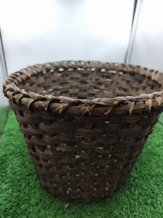 BROWN WICKER BASKET
