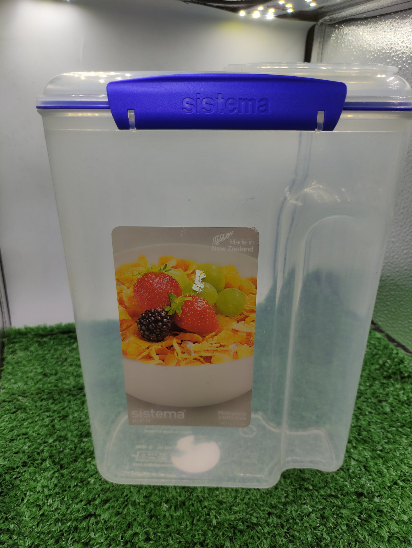 FOOD STORAGE CONTAINER