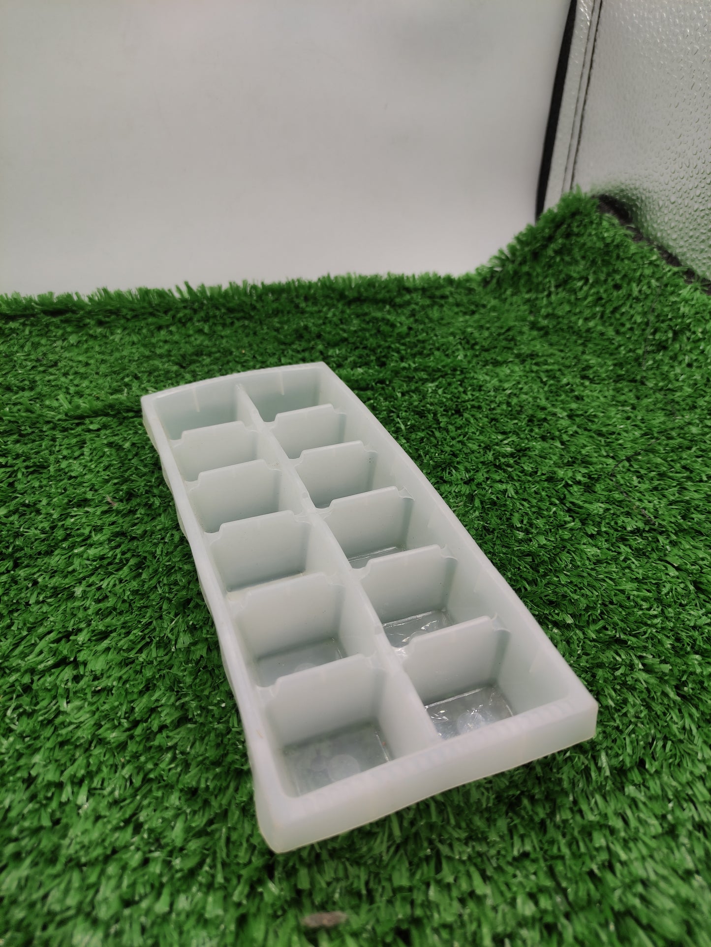 ICE CUBE TRAY