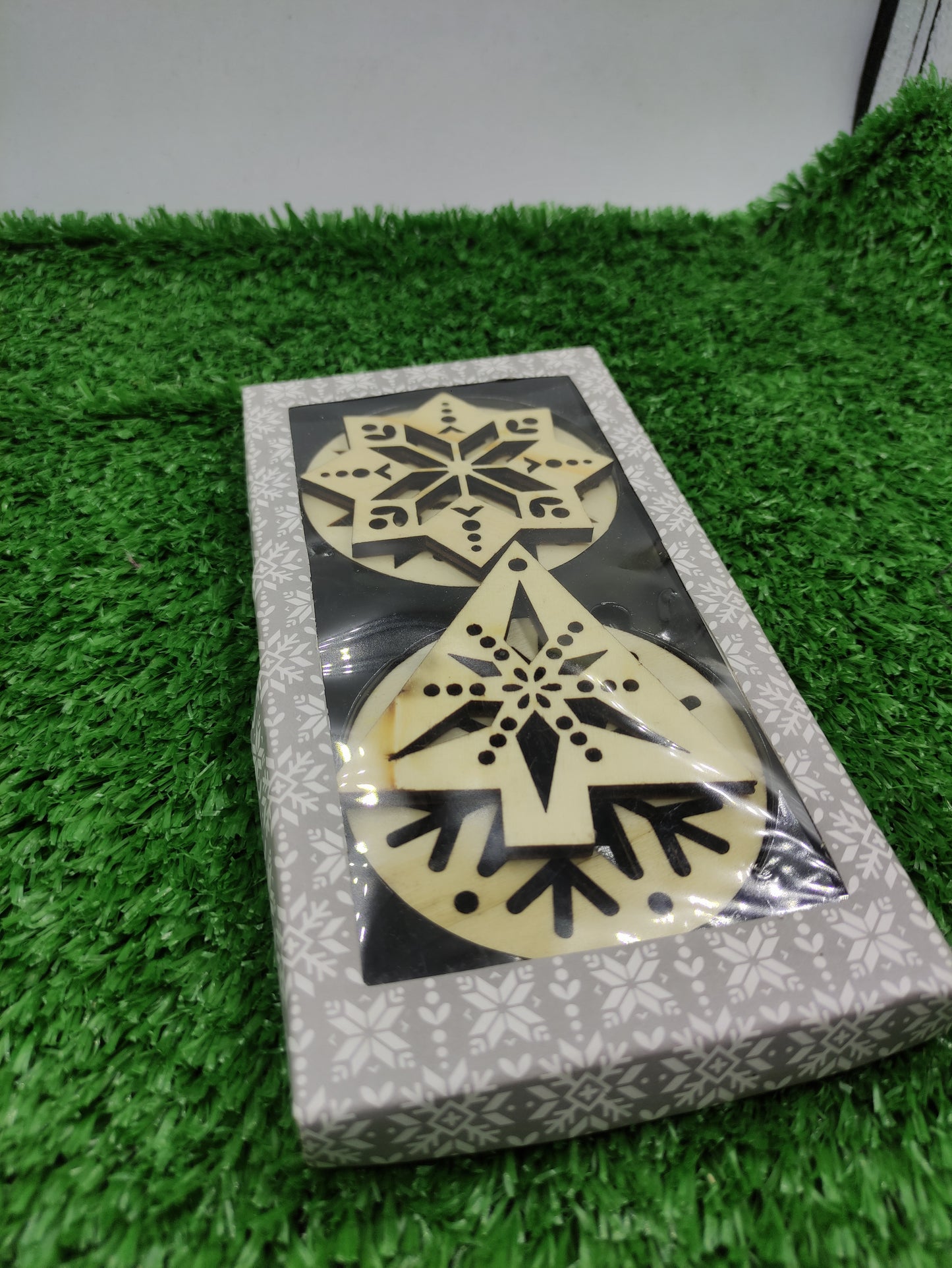 WOODEN SNOWFLAKE ORNAMENT KIT