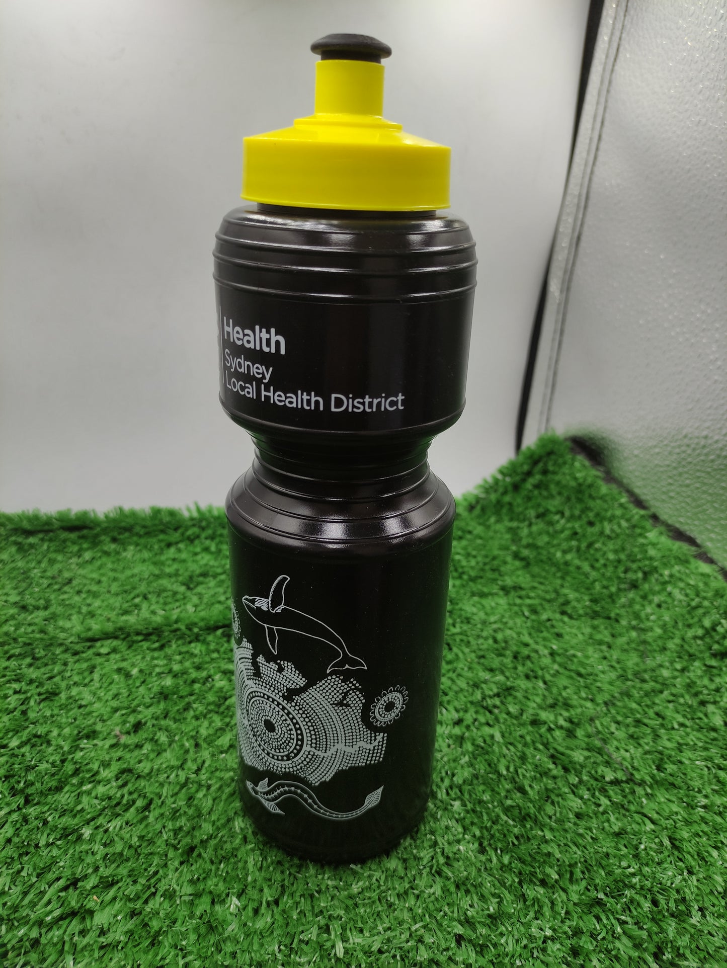 BLACK SQUEEZE STYLE WATER BOTTLE