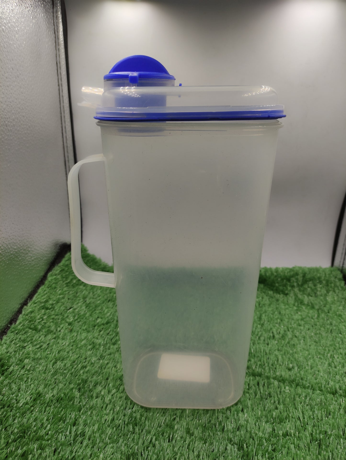 PORTABLE URINE CONTAINER FOR TRAVEL