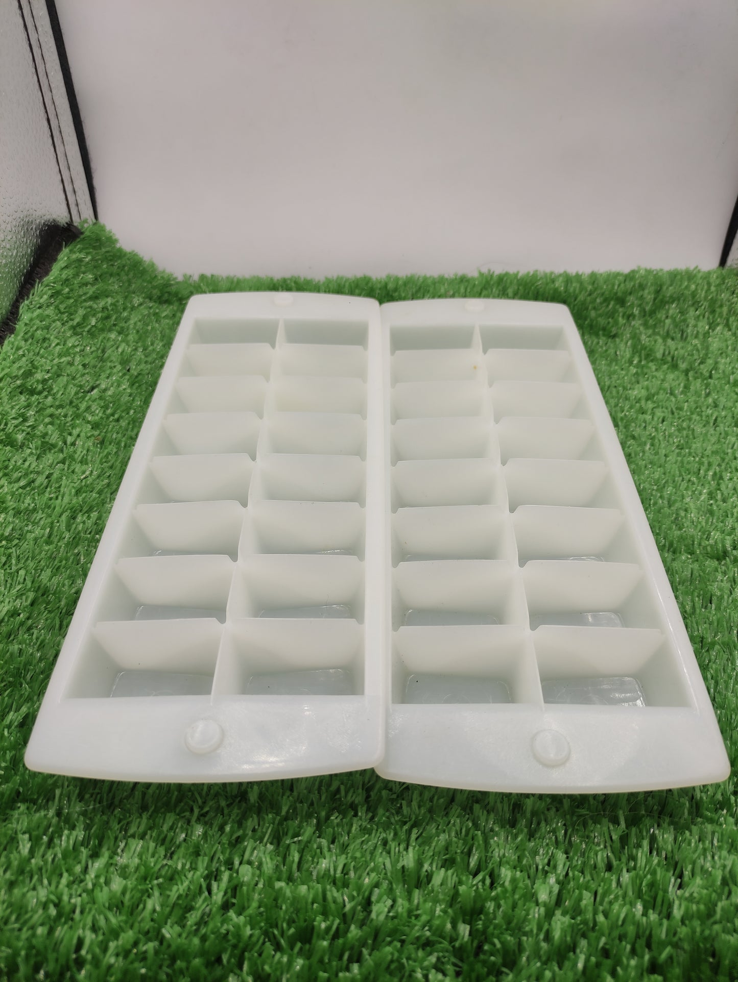 FROSTY ICE TRAY